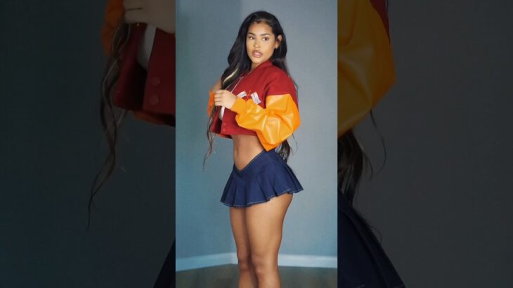 Cute mini skirt with jacket Fall style for girls #fashion #fallstyle #outfitideas