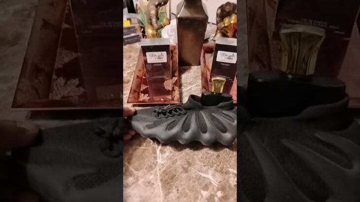 Yeezy boost 450 shoes these wear good 👍