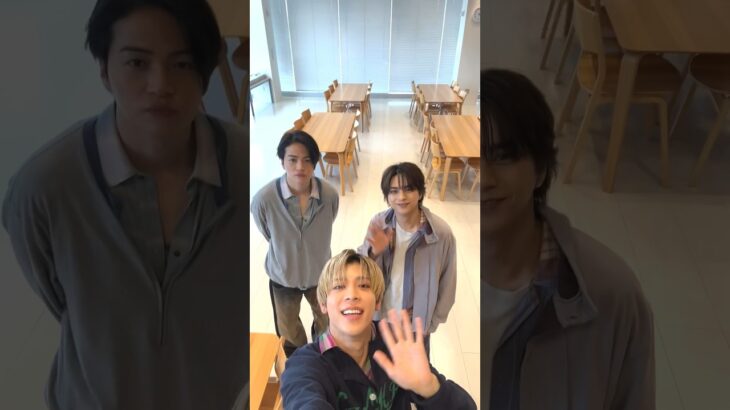 撮影の合間に自撮り🤳🫧『because』ジャケット写真を撮影中のビハインド📸  『because』💿2024.11.20 Release! #timelesz_because #タイムレス