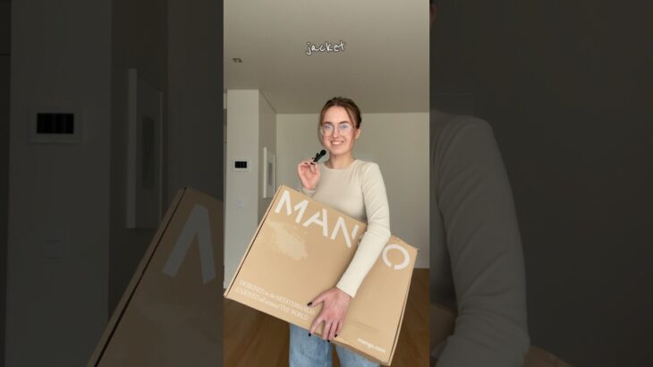 A cute jacket from Mango to keep me warm this winter 🩶