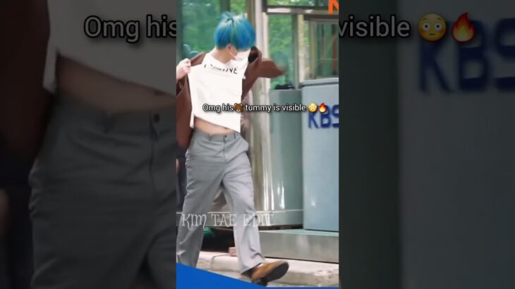 Taehyung’s🐻 tummy gets open🥵🔥 while wearing the jacket🤭#bts #taehyung #shorts