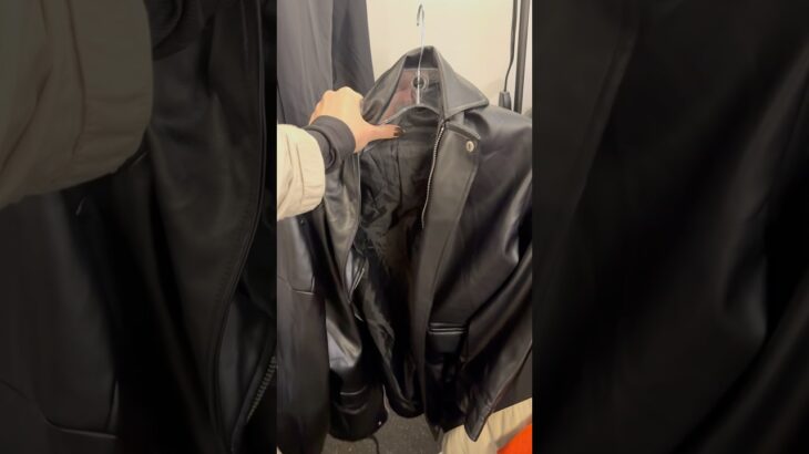 hunting for that perfect fall leather jacket 🧸#vintage #fashion #secondhand #thriftwithme #thrift