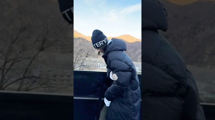 Girl Friend? #モンクレール #ダウンジャケット#몽클레어 #패딩 #moncler #downjacket  #travelchina #chinatravel #chinesegirl