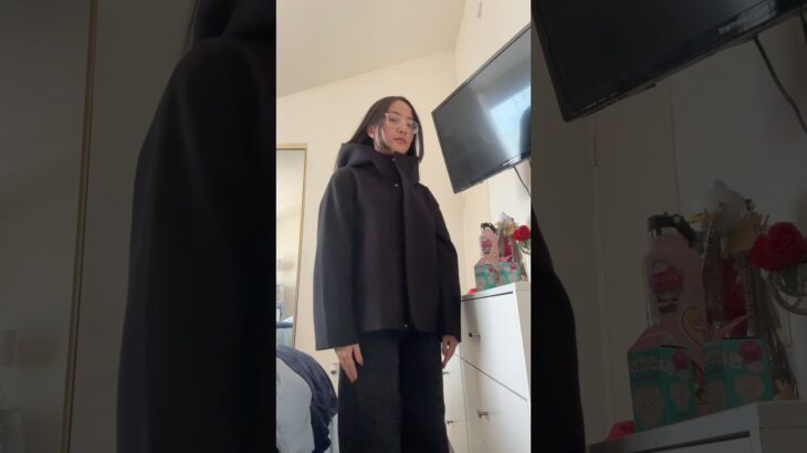 What anime character does this jacket remind you of? Apparently there’s a lot! #jjk #onepiece