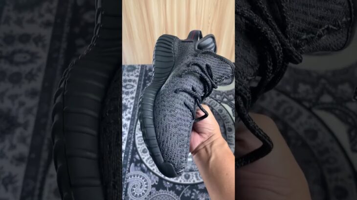 #adidas #yeezy350 #350 #yeezy #slippers #extrang #school #fyp #fyd #hoops #kai #foryou #fyp #gf