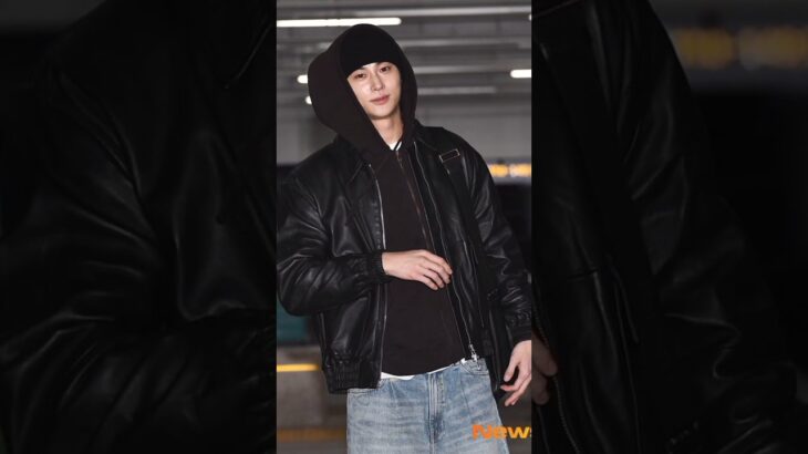 wooseokie also black leather jacket😆😊 #변우석
