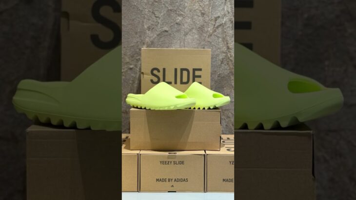 ADIDAS YEEZY SLIDE #yeezy #slide #kanyewest #adidas #hype