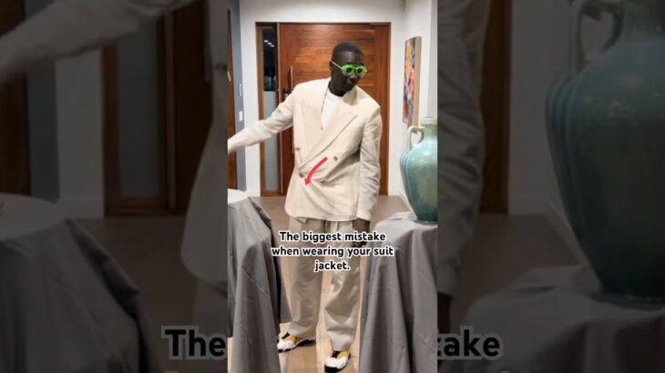 How to elevate your suit jacket look? Fasten the inner button. #mensfashion #mensstyle #suitstyle