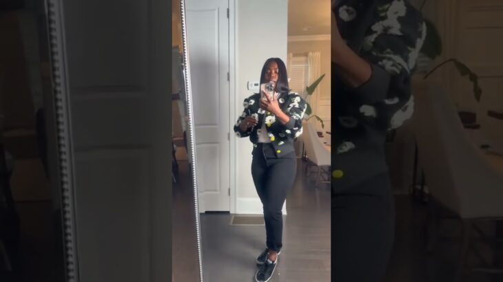 Turn Heads with This Adorable Floral Jacket – A Style Hack!