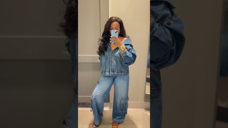 When you find a denim  jacket with hood 🙌🏾 link to this  is in my bio LTK shop💙 #catchmyvibe74