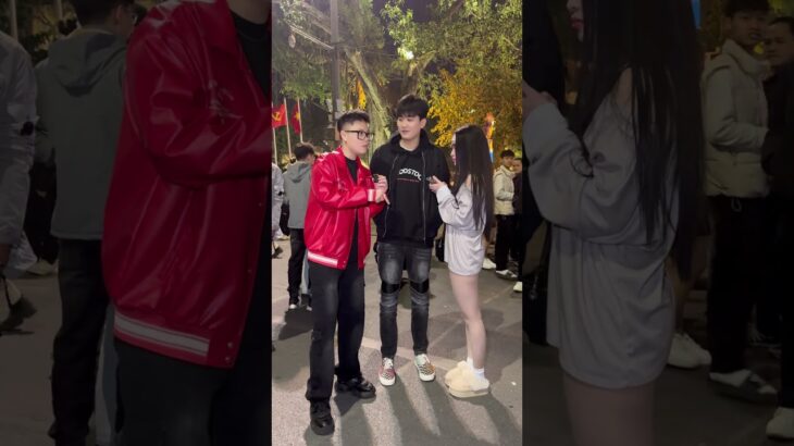 Đoán giá áo khoác da Bomber Varsity Jacket có ngay ny