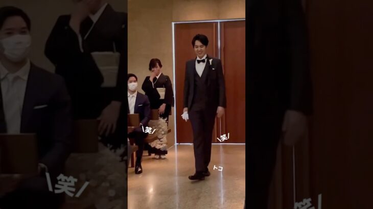 ジャケットセレモニーを終えて歩き出した新郎さまですが…緊張で変な歩き方に！😂video by…@wedding_mi0205 さま#プラコレ