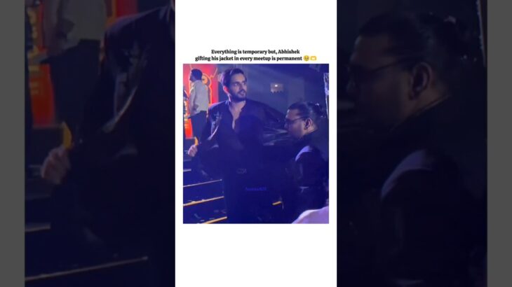 The way he is gifting his jacket🥹❤️#fukrainsaan #abhishekmalhan #shorts #shortsfeed #trending