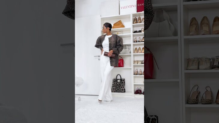 How to wear Animal print jacket 🤎 #howtowear #ootdguide #shortsvideo #style #ootd #whitejeans