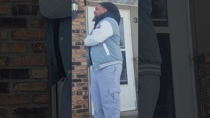 🔥 Don’t wait—grab your *Men’s Letter Print Varsity Jacket* before it’s gone! Click the link now and