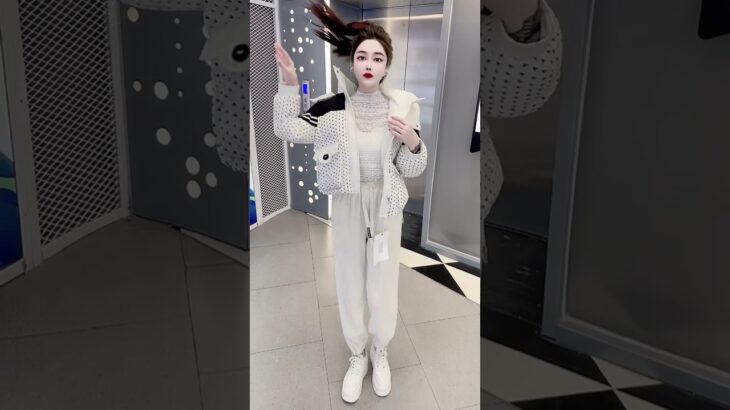 Fashionable dark pattern dot down jacket Jacket New clothes Winter new I want to be popular