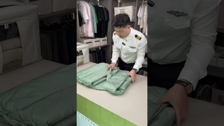 How to fold a long down jacket丨ロングダウンジャケットの折り方