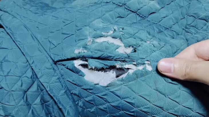 The perfect stitch to fix a complex hole in your jacket yourself without leaving a trace.