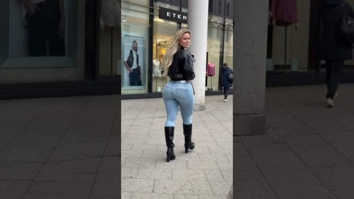 Best combination of boots and jacket #model #fashion #outfitstyle #outfitconsira #outfit