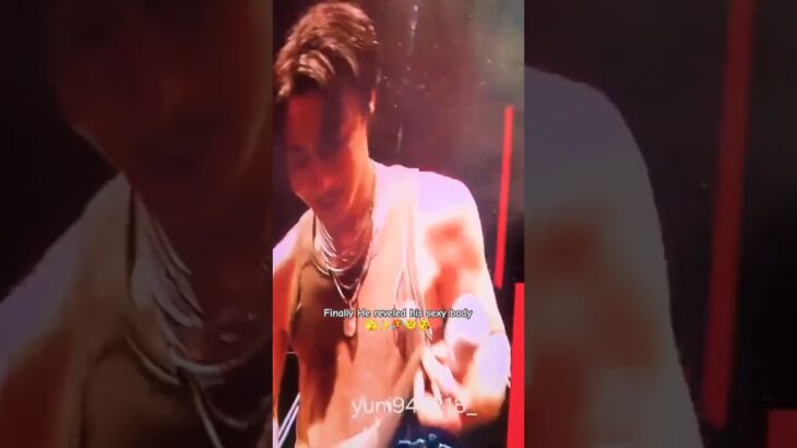 Jhope took off his jacket ✨😋💜#jhope #btsshort #btsjhope #hobby #shortvedio #jungkook @BTS