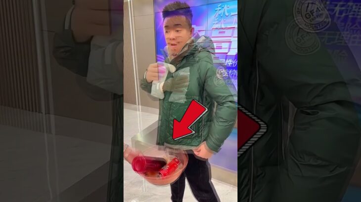 ¡La chaqueta que no absorbe manchas ni suciedad! 👚💧