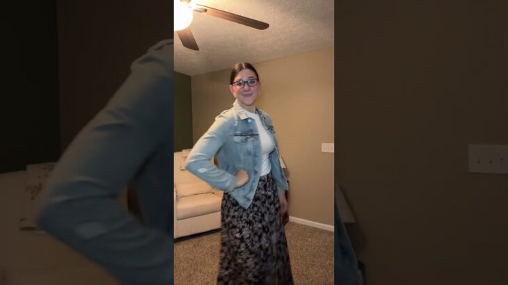 Office Style Vibe: Jean or Leather Jacket? #OOTD #officeoutfit #skirt