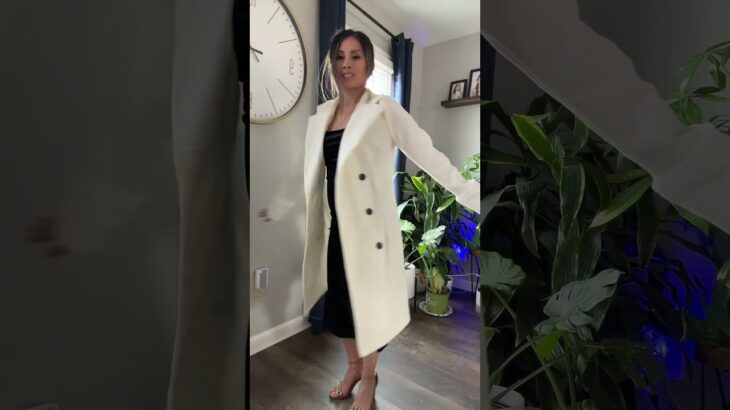 Stay Chic This Winter with the Must-Have Jacket! #jacket #winterootd #OOTD