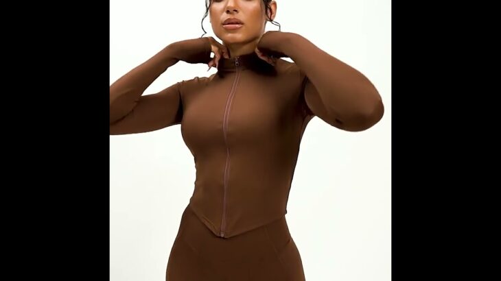 Quick dry lightweight sports jacket with gym shorts set #sportswear #gymclothes #yogaclothing