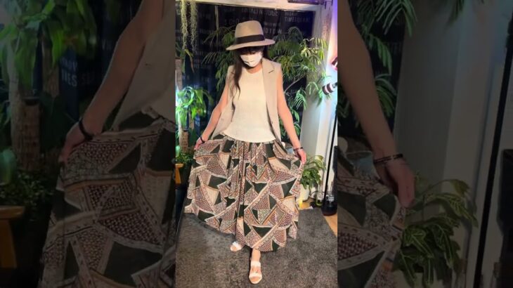 @今回はエスニックなロングスカートにジャケット(ウエスト調節できるやつねっ)を合わせてシックに〜😉♡