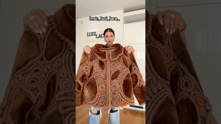Женская меховая куртка🥰#женскаяодежда#женскаякуртка#шуба#дубленка#платье#вязаноеплатье#мода#стиль