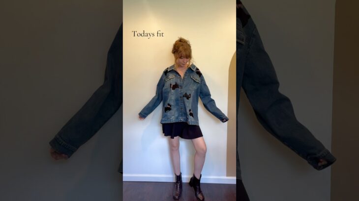 Everyone needs a schnauzer jacket 🤩🖤 #fashion #thrifthaul #depop #thriftshopping #thrift #ootd