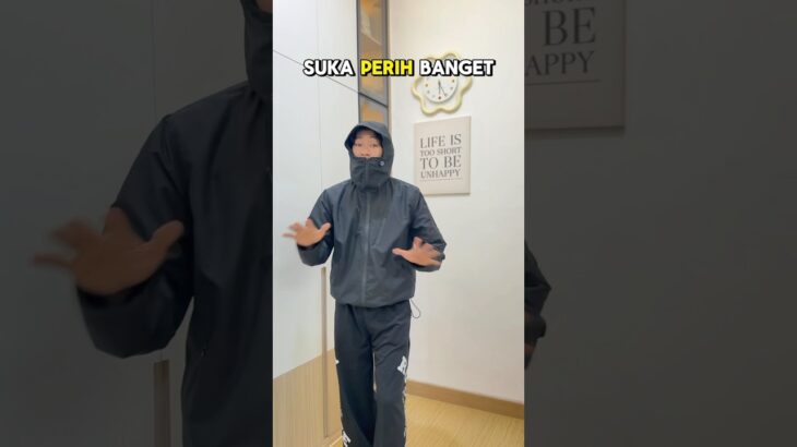 Jaket waterproof & banyak penyimpanannya