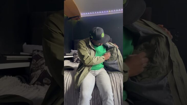 Jeep Wrangler Rain Jacket #jeep #wrangler #rain #jacket #raincoat #unboxing #clothes #apparel #hiph