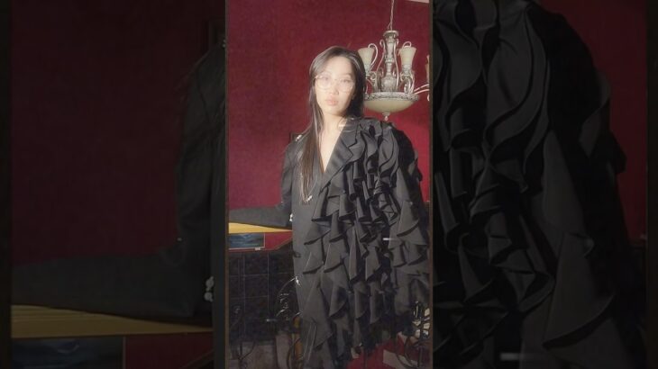 платье-жакет с рюшами кокилье и жемчугом | jacket dress with ruffles and pearls