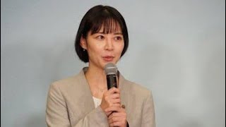 ＜吉谷彩子＞お仕事コーデでキリリ✨　ノーカラージャケット×ゴールド調アクセで品よく💼💫👗