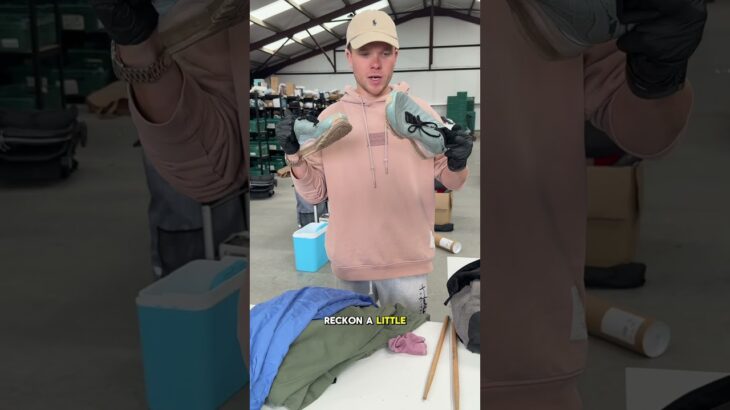 Lost Luggage Unboxing! Clothes, Huge Trousers & a Surprise Jacket! #ecomkings #lostluggage #reseller