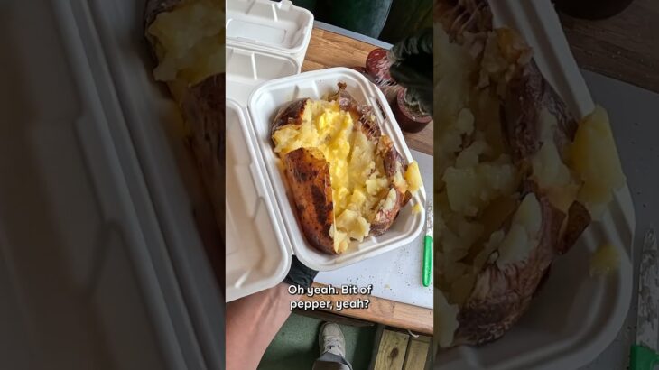 Making a GUACAMOLE jacket potato! 🥑😳