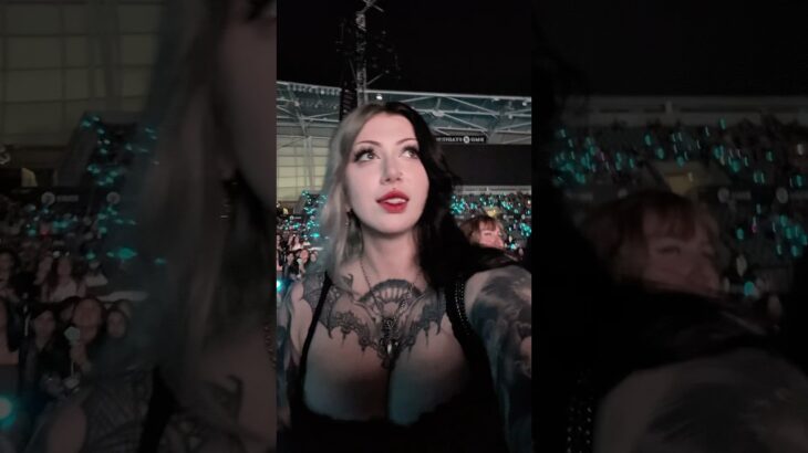 They said no more jacket for u Seonghwa 😂 #ateez #bmostadium #kpopcontent #kpopshorts