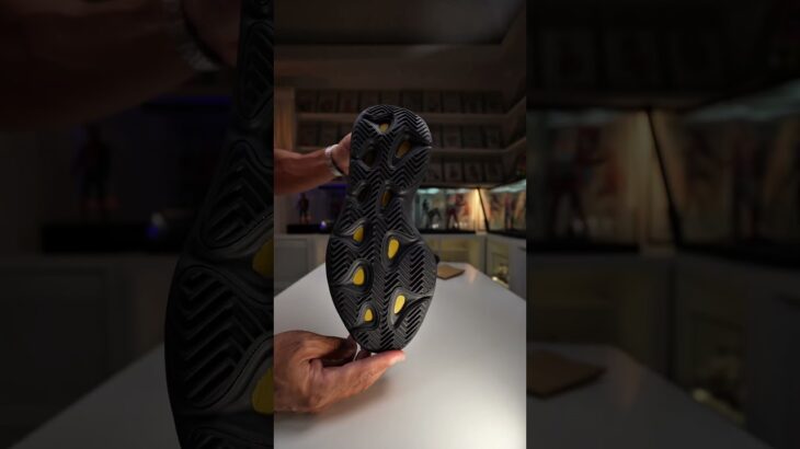 Yeezy 700 V3 ‘Dark Glow ‎#حمد_طاهر #hmd_taher #yeezy #شوزات