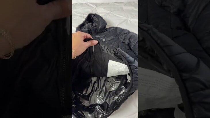 Beat the cold in style with this heated jacket that combines comfort, warmth, and convenience