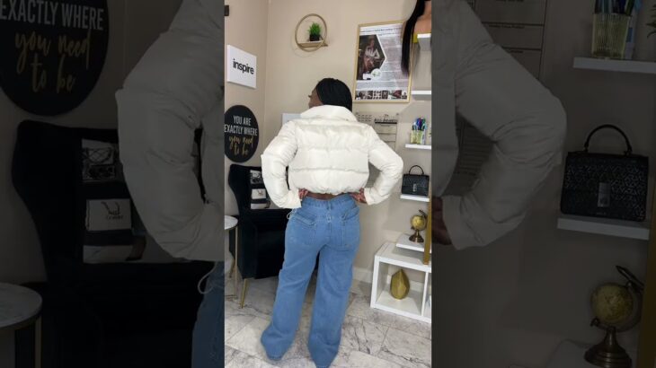 Check out this cute puffer crop jacket for under $40 😱🤗 #PufferCropJacket #WinterFashion