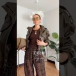 Codes ➡️ Crop jacket – 4749/701 Pants – 8566/065 Shoes – 3390/610 Bag – 6027/610 #zara #zaratryon