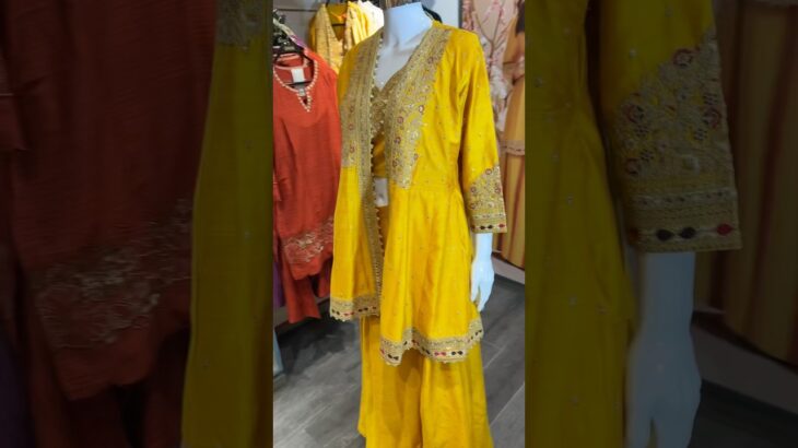 Indo-Western Ethnic Looks –Jacket style outfits aur mustard yellow shades kaafi popular ho rahe hain