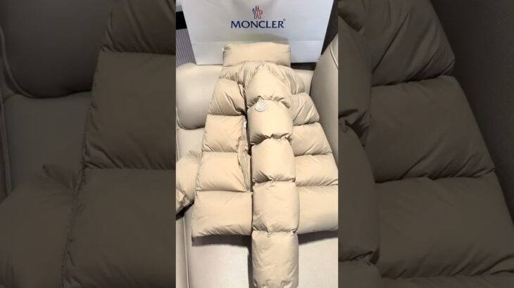 #pufferjacket #fashion #downjacket #sale #monclerjacket #luxury #winterjacket #jacket