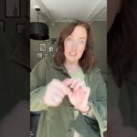 Fall style meets comfort in this lightweight jacket! #falloutfits