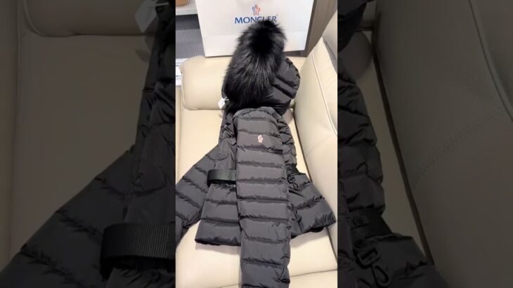 #pufferjacket #winterjacket #fashion #unboxing #downjacket #monclerjacket #jacket #skisuit