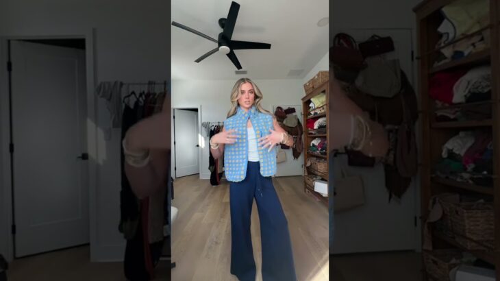 the perfect Florida fall jacket because it doesn’t have sleeves 😂 this is size small I love the