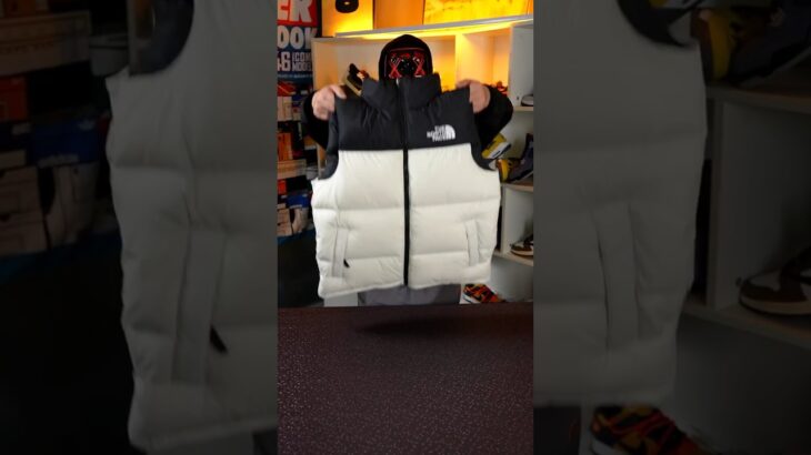 This year’s down jackets are both stylish and warm.#jacket #north #fashion